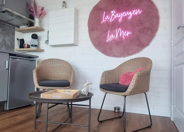 Lodge La Bayeuzen - La *